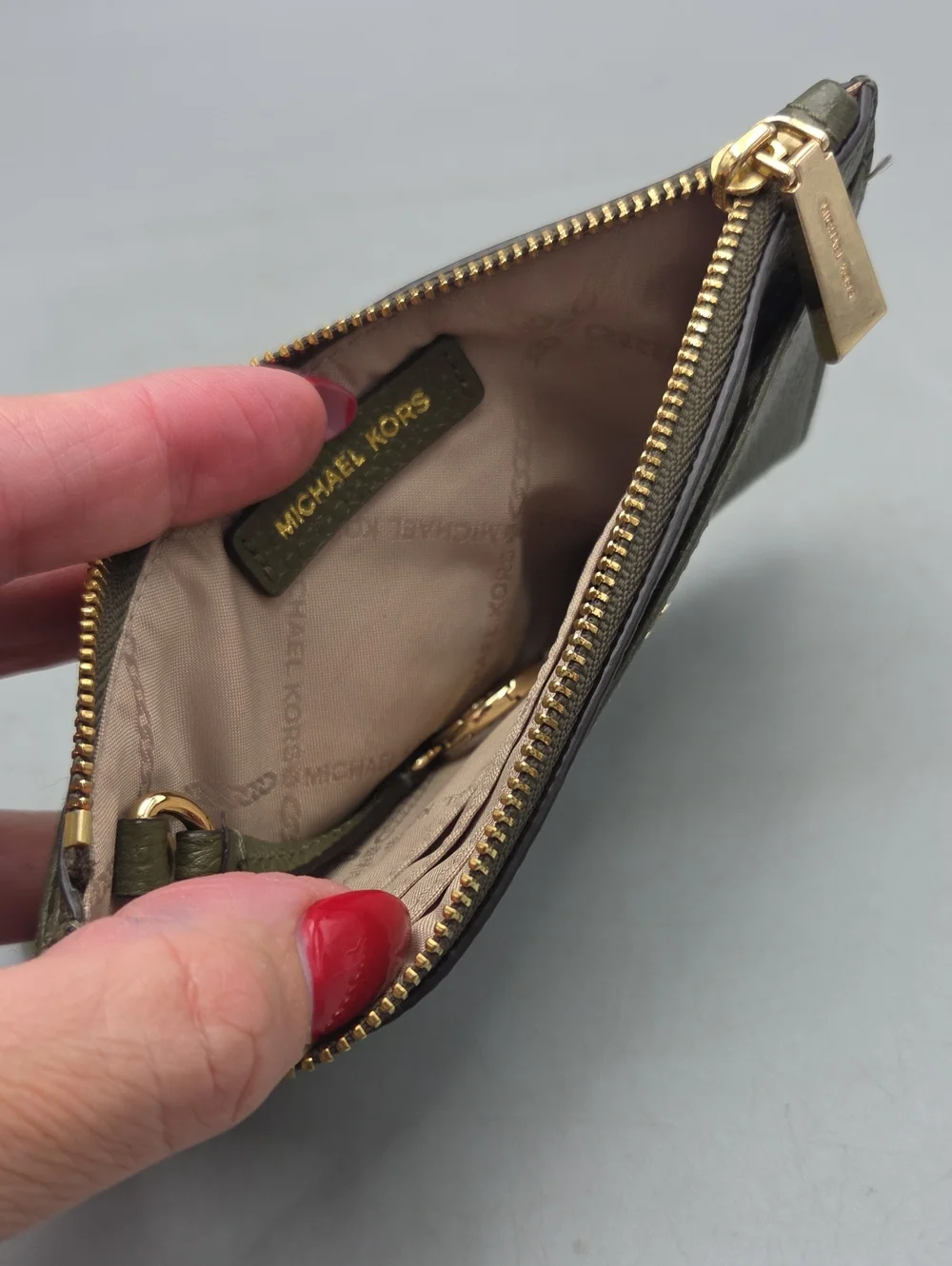 Michael Kors Olive Green Leather Card Slot Wallet Gold Tone Zip EUC